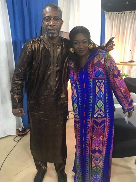 Maty Dieng de la TFM, pose avec Bouba Ndour