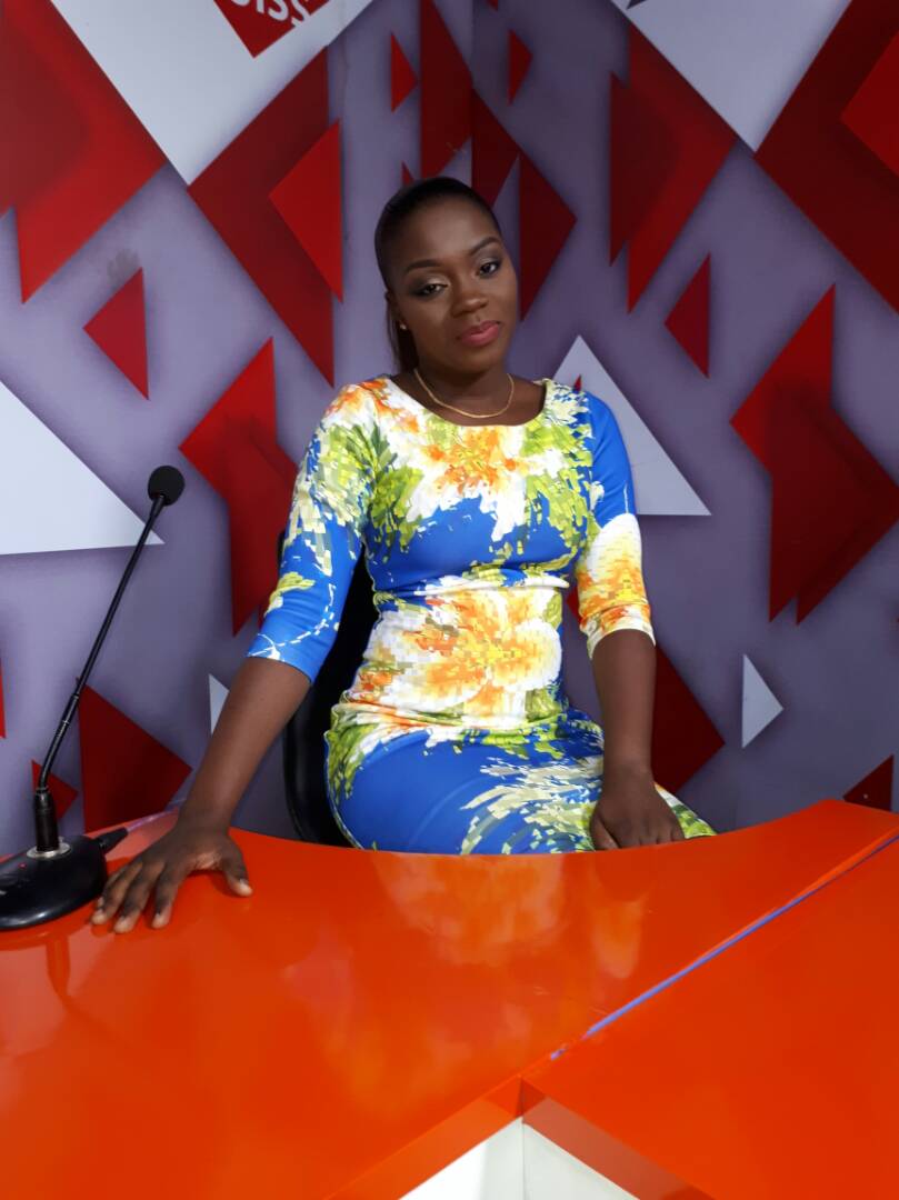 15 photos : Safia de "Entre nous", l’animatrice de la Sen Tv, belle à croquer