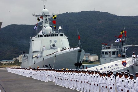 Huit marins chinois finissent leur escale à Dakar en... prison pour avoir molesté un "taximan" et défié des gendarmes