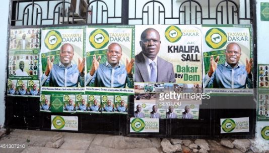 Temps d'antenne de Mànkoo : Khalifa Sall choisit la chaise vide, les menottes et le silence