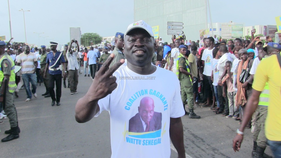 Me Abdoulaye Wade à DAKAR : Les images exclusives de son arrivée