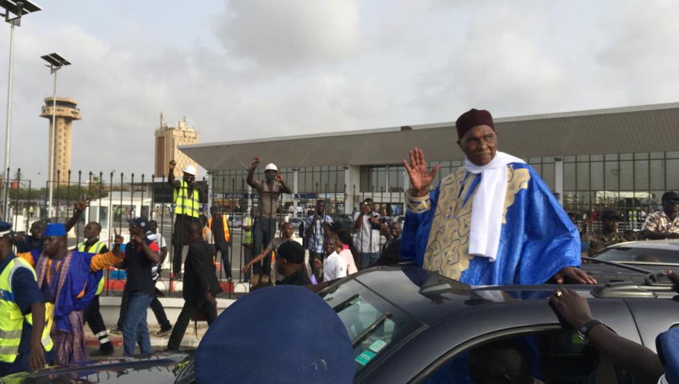 Son véhicule tombe en panne, une partie de l’estrade de la permanence du Pds s’affaisse: Wade accuse Macky de Xon*
