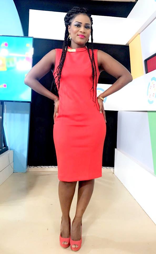 ( 05 Photos ) Merry Bey Diouf de la TFM, hyper classe avec sa robe "rouge danger"