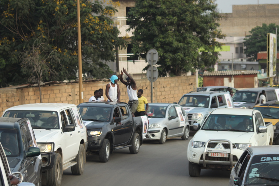 Les images de la deuxième journée de caravane de la coalition " Osez l'avenir" dans la banlieue