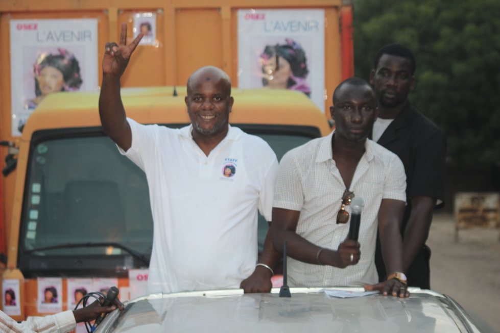 Les images de la deuxième journée de caravane de la coalition " Osez l'avenir" dans la banlieue