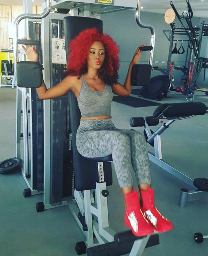 ( 05 Photos et vidéo ) Queen Biz plus sexy que jamais s'affiche en...