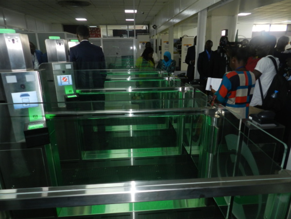 Des « e-gates » à l’Aéroport de Dakar