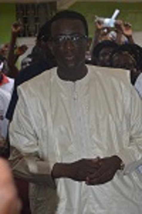 Amadou Ba dans son fief, la tête de liste  de BBY du département de Dakar sillonne les Parcelles assainies