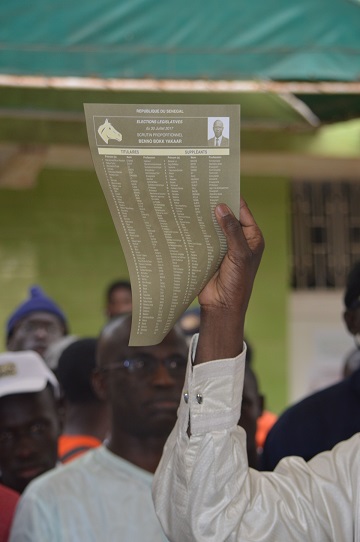 Amadou Ba dans son fief, la tête de liste  de BBY du département de Dakar sillonne les Parcelles assainies