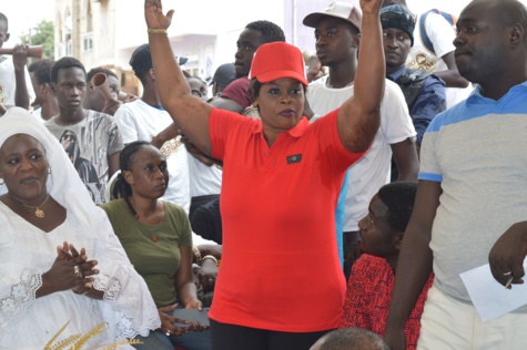 Amadou Ba dans son fief, la tête de liste  de BBY du département de Dakar sillonne les Parcelles assainies