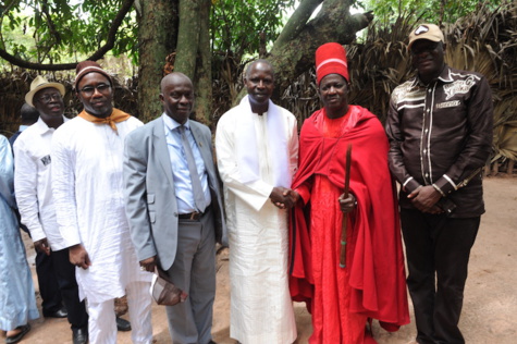 Le Premier ministre Mahammed Dionne, hôte du roi d'Oussouye, Simbiloumbay Diédhiou pour la consolidation de la Paix en Casamance