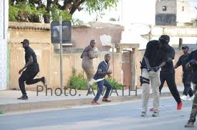 La caravane de ‘’MTS’’ attaquée par les partisans	du ministre Oumar Guèye : Rufisque bascule dans la violence