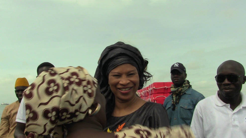 Arrêt sur image: Avant la traversée du ferry gambien, Me Aissata Tall Sall a salué la présence de la MICEGA, les soldats de la CEDEAO, en Gambie