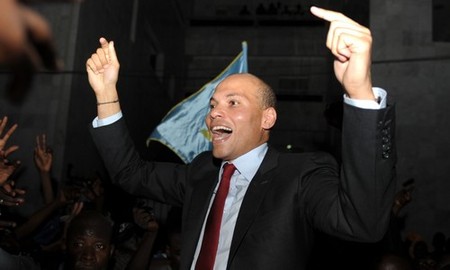 Déjà en campagne électorale : Karim Wade tresse des lauriers à son père