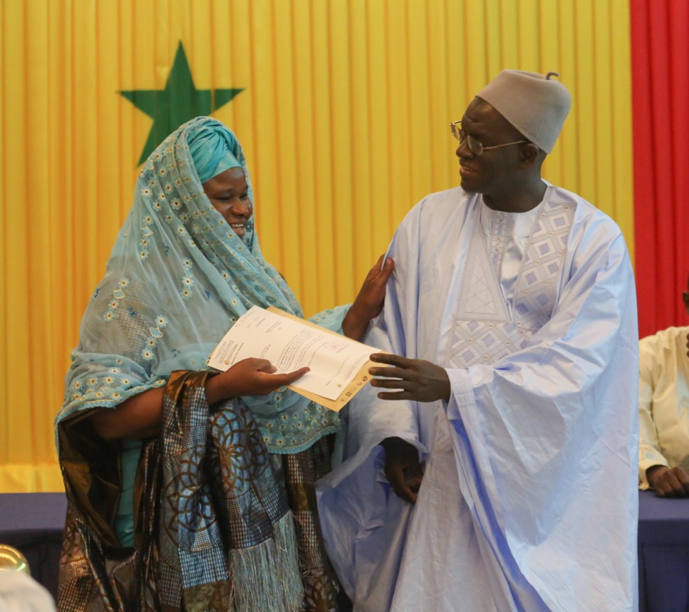Restitution des 336 titres fonciers de la cité Tobago : Macky Sall, champion de coeur de l'inclusion et de l'équité sociales (Photo -Vidéo)