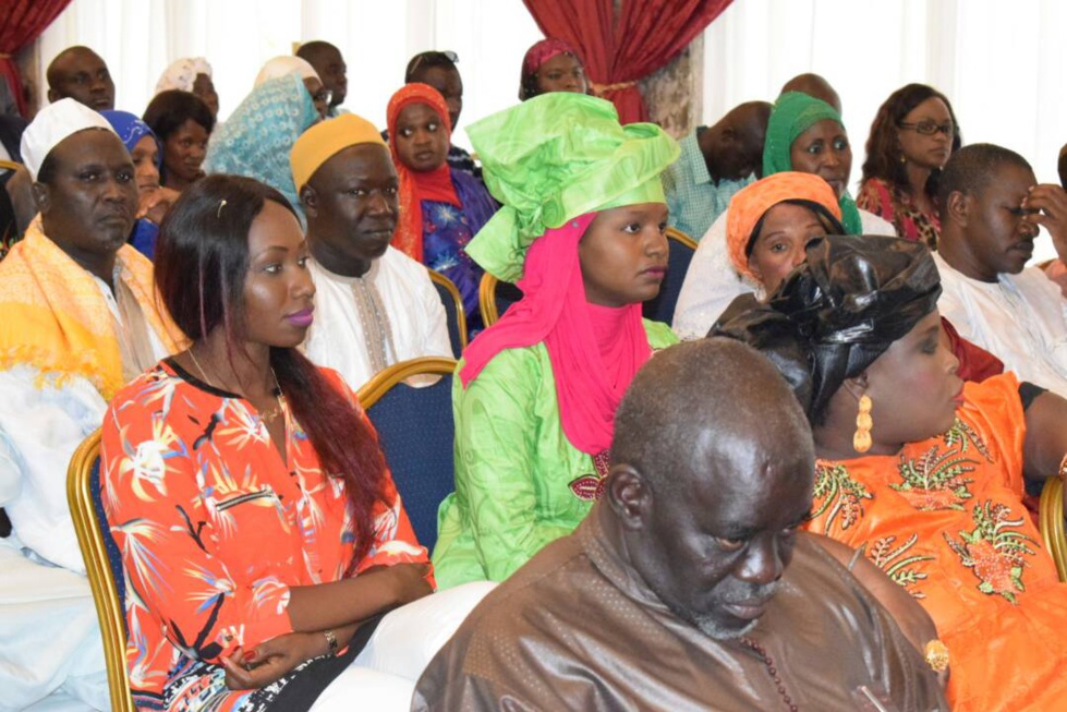Restitution des 336 titres fonciers de la cité Tobago : Macky Sall, champion de coeur de l'inclusion et de l'équité sociales (Photo -Vidéo)