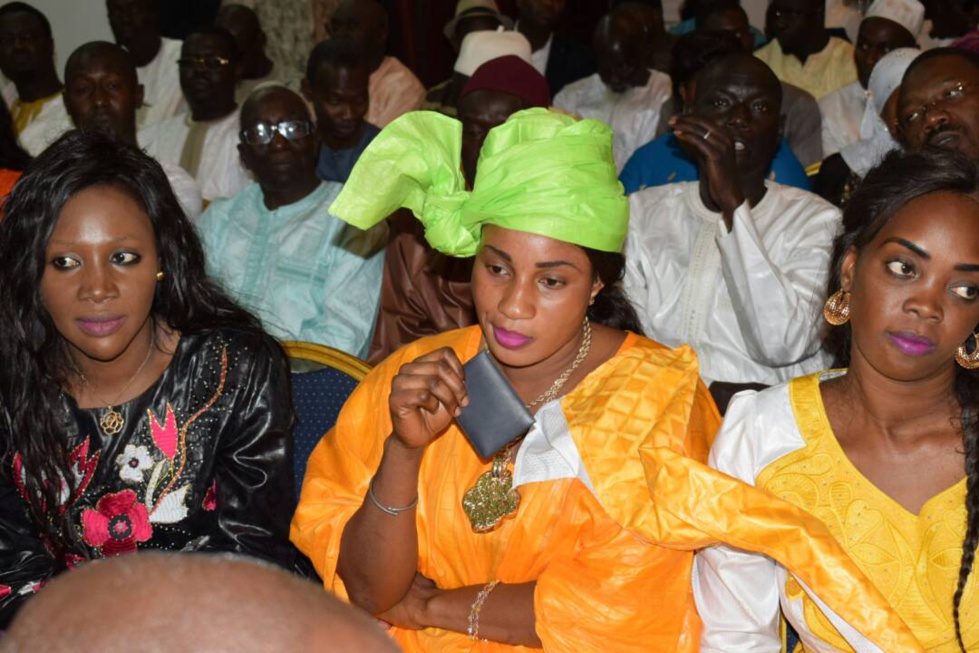 Restitution des 336 titres fonciers de la cité Tobago : Macky Sall, champion de coeur de l'inclusion et de l'équité sociales (Photo -Vidéo)