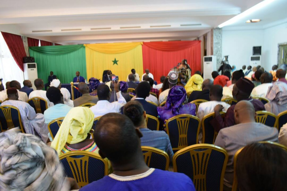 Restitution des 336 titres fonciers de la cité Tobago : Macky Sall, champion de coeur de l'inclusion et de l'équité sociales (Photo -Vidéo)