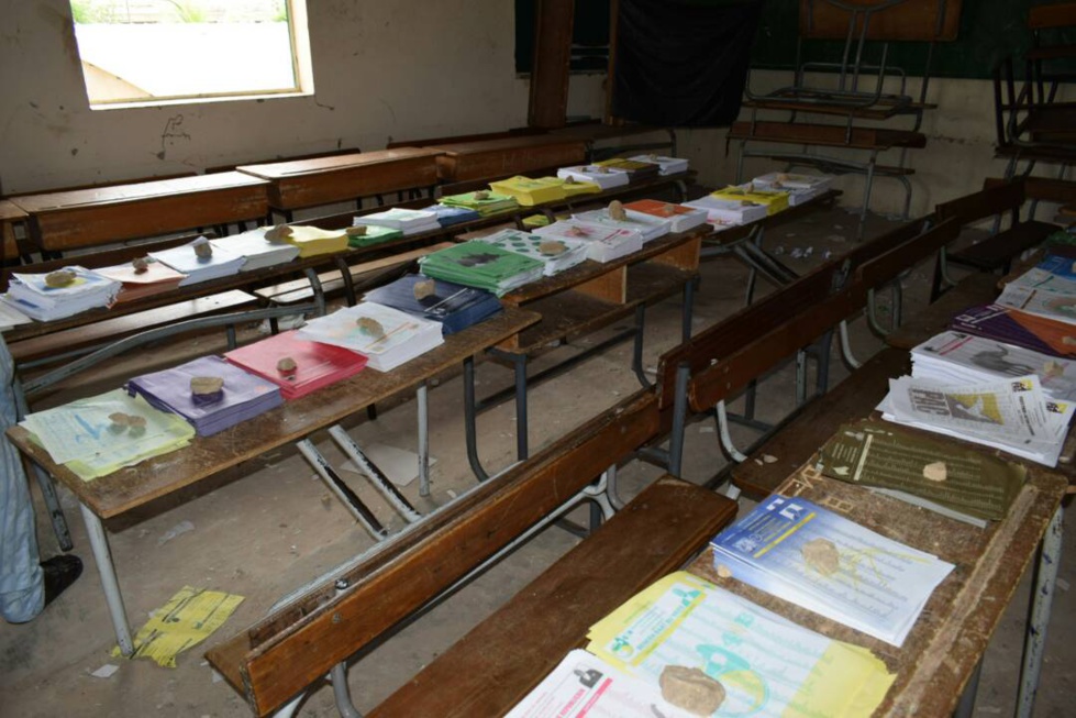 (Photos) Pikine -  Bureau de vote N09  - Entre l’étincelle et le feu?