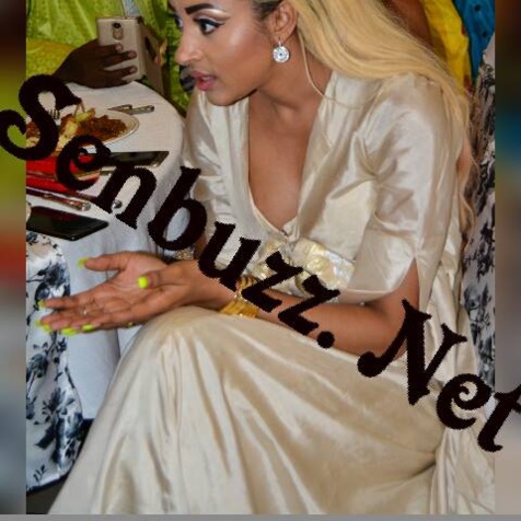 9 photos : Sokna Aïdara Wally Seck et sa robe beige qui fait fureur à Dakar