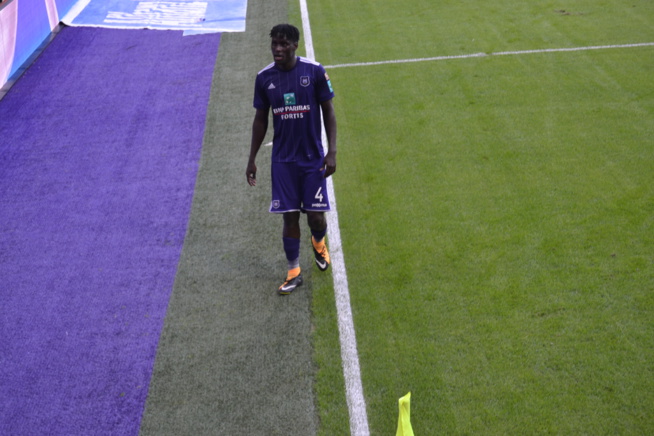 (Photos et Vidéo) : Viviane Chidid et le Djolof band au Stade d'Anderlech pour supporter Kara Mbodj...