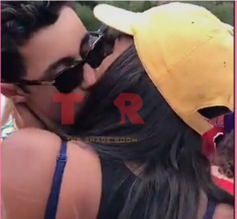 Photos : Sasha Obama crée un scandale en embrassant...la toile s’enflamme, regardez la coquine
