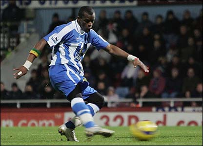 Sheffield United : Henry Camara a signé