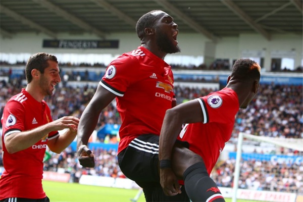 Lukaku et Manchester United remettent le couvert face à Swansea (4-0)