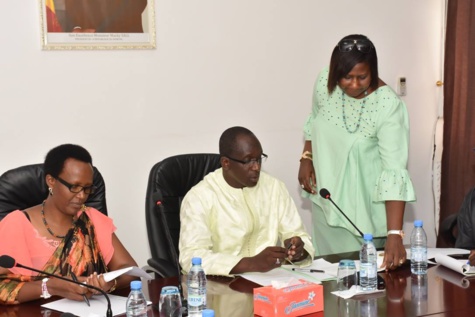 Séance de travail entre le ministre de la Gouvernance locale Abdoulaye Diouf Sarr et son homologue du Burundi (Images)