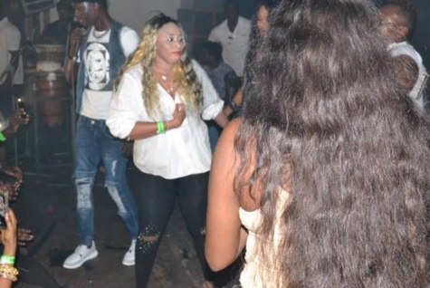 11 photos : Viviane Chidid galvanise ses fans en Espagne