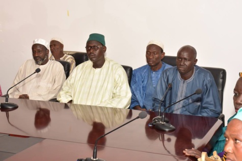 Le ministre Abdoulaye Diouf Sarr donne une lueur d’espoir aux commerçants de Rufisque (Images)