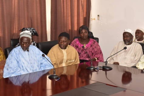 Le ministre Abdoulaye Diouf Sarr donne une lueur d’espoir aux commerçants de Rufisque (Images)