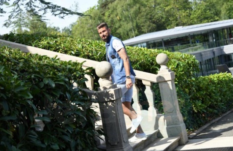 Photos: L'arrivée des Bleus à Clairefontaine pour leur match contre le Pays-Bas, en éliminatoires de Coupe du Monde