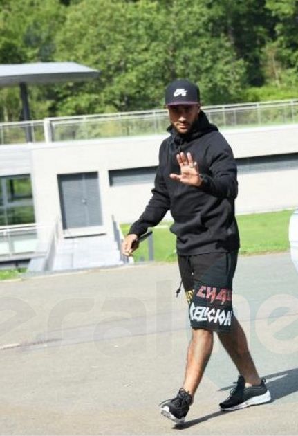 Photos: L'arrivée des Bleus à Clairefontaine pour leur match contre le Pays-Bas, en éliminatoires de Coupe du Monde