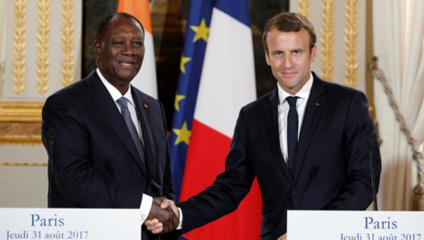 Emmanuel Macron et Alassane Ouattara plaident la cause du franc CFA