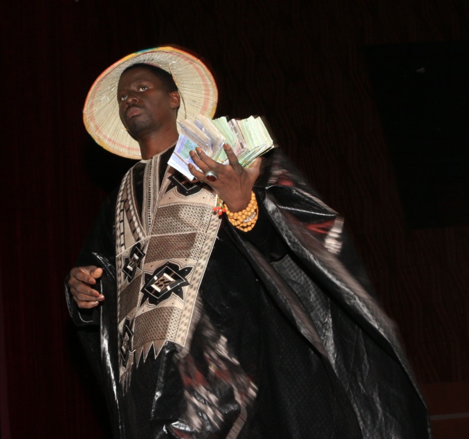Alassane Mbaye le griot des Vip rend hommage à Youssou Ndour