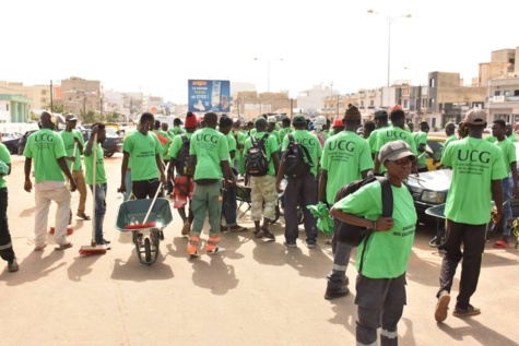 Images: Le ministre Abdoulaye Diouf sarr a lancé ce vendredi, l'opération spéciale de gestion des déchets solides sur toute la région de Dakar.
