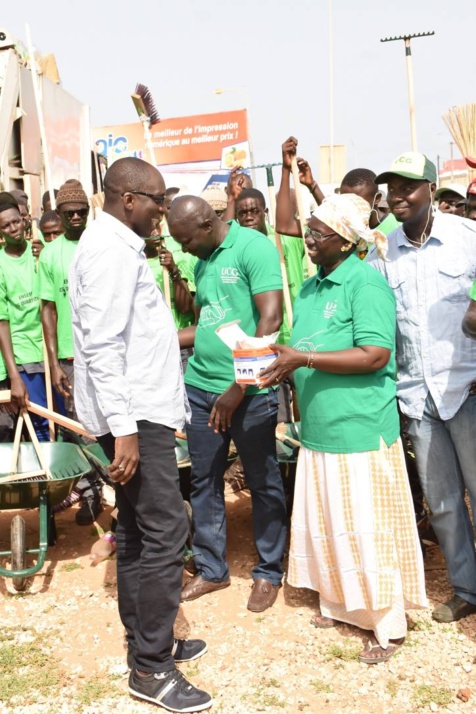 Images: Le ministre Abdoulaye Diouf sarr a lancé ce vendredi, l'opération spéciale de gestion des déchets solides sur toute la région de Dakar.