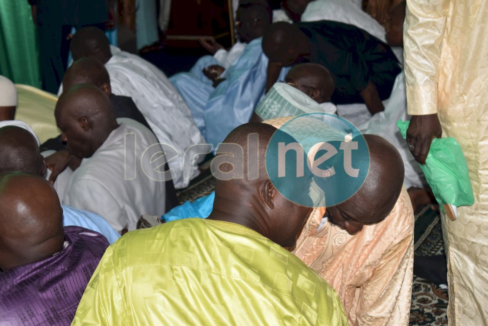 Les images de la prière de Asssane Diouf à la mosquée Massalikoul Djinane