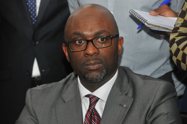 Attention arnaque: un individu se fait passer pour Cheikh Ahmet Tidiane  Ba, le Directeur Général des Impôts via Facebook...