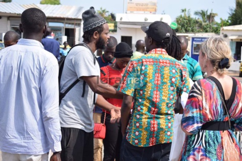 Photos : Ambiance de de l’expulsion de Kemi Séba à l’aéroport Léopold Sédar Senghor