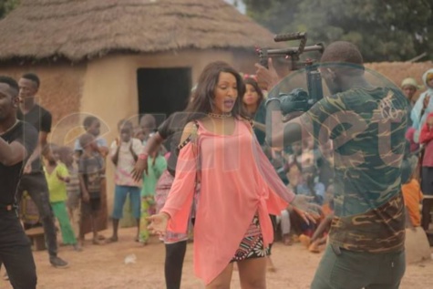 Images : Les coulisses du tournage du clip "Mariage Forcé" de Viviane  