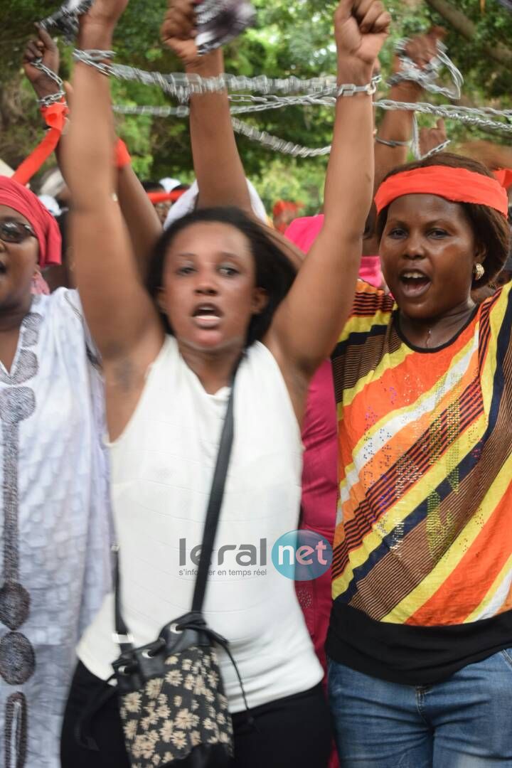 (13 Photos) Les partisans de khalifa Sall devant l'Assemblée nationale