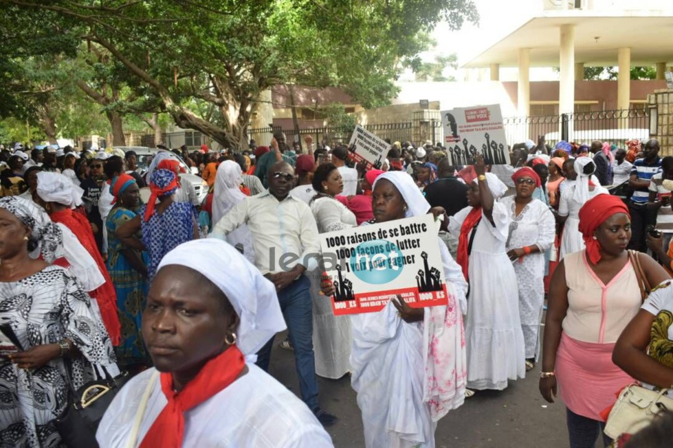 (13 Photos) Les partisans de khalifa Sall devant l'Assemblée nationale