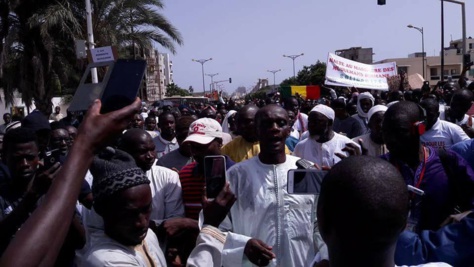 Images -Marche de protestation des musulmans sénégalais contre le massacre des Rohingyas (Birmanie)