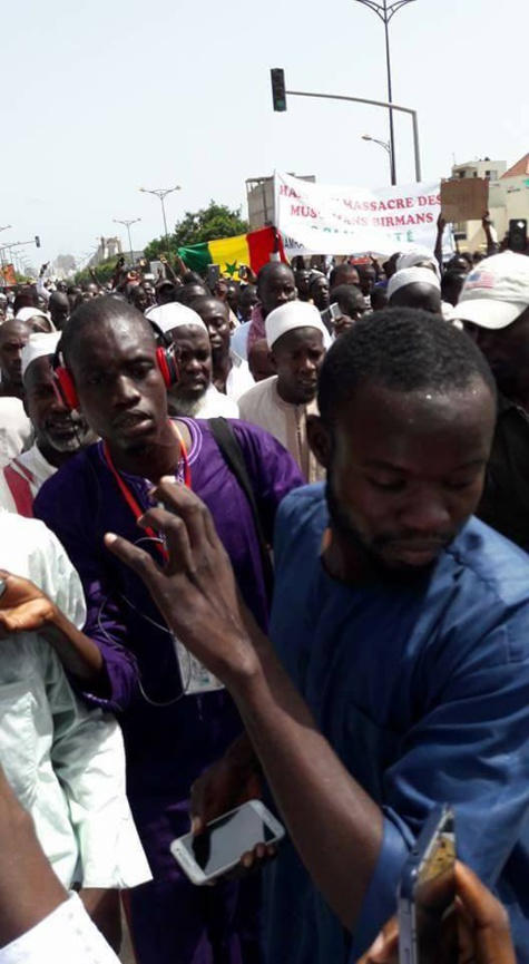 Images -Marche de protestation des musulmans sénégalais contre le massacre des Rohingyas (Birmanie)