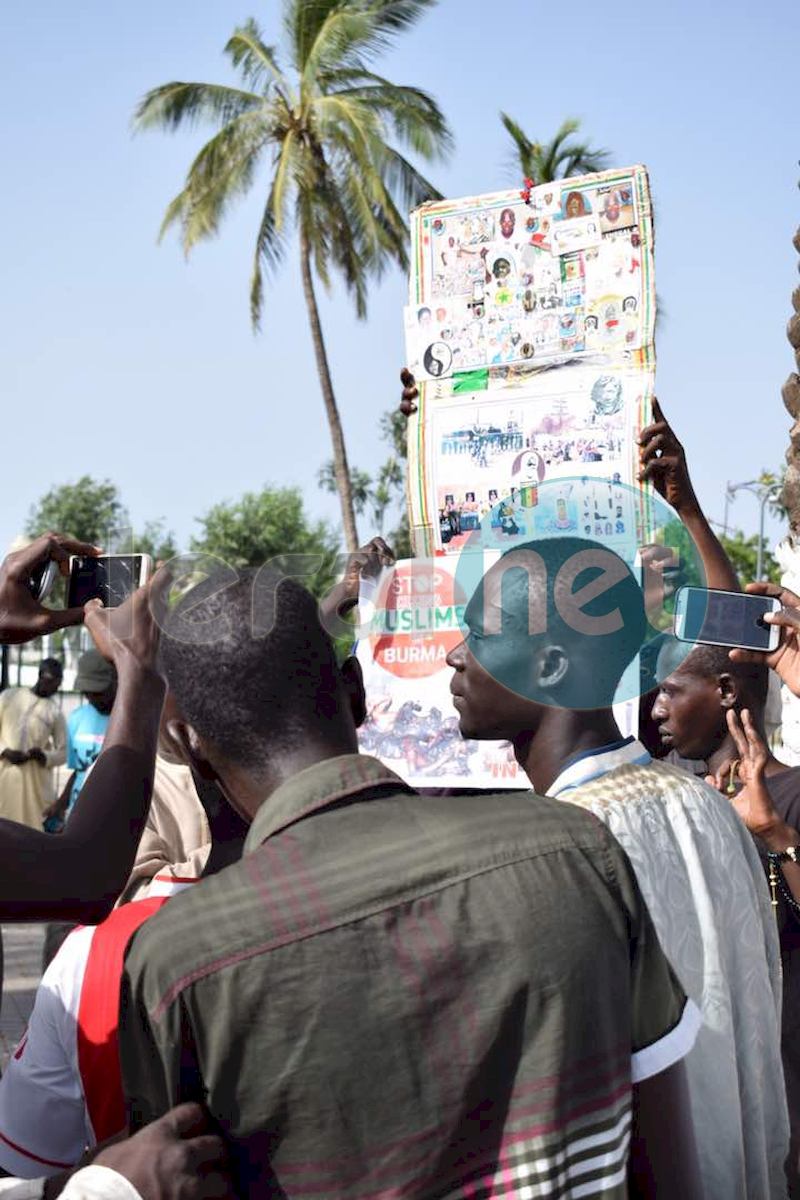 (13 Photos) Marche de soutien de la communauté musulmane du Sénégal au peuple de Birmanie à la Place de l'obélisque