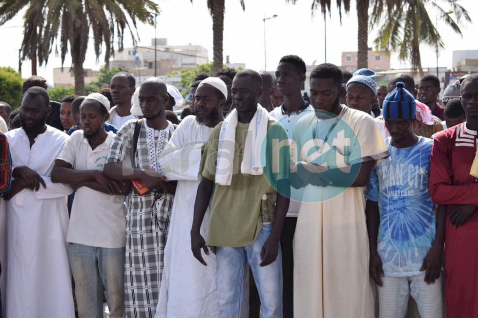 (13 Photos) Marche de soutien de la communauté musulmane du Sénégal au peuple de Birmanie à la Place de l'obélisque