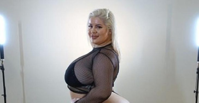 Accro à la chirurgie esthétique, elle veut posséder les plus grosses fesses au monde, le résultat est hallucinant.