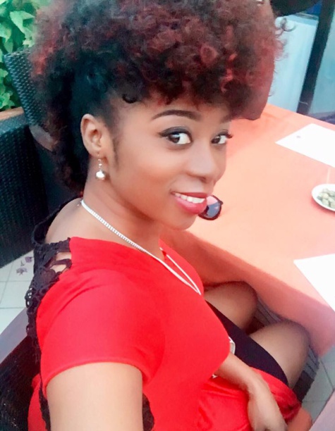 Images: Adiouza change de  look 
